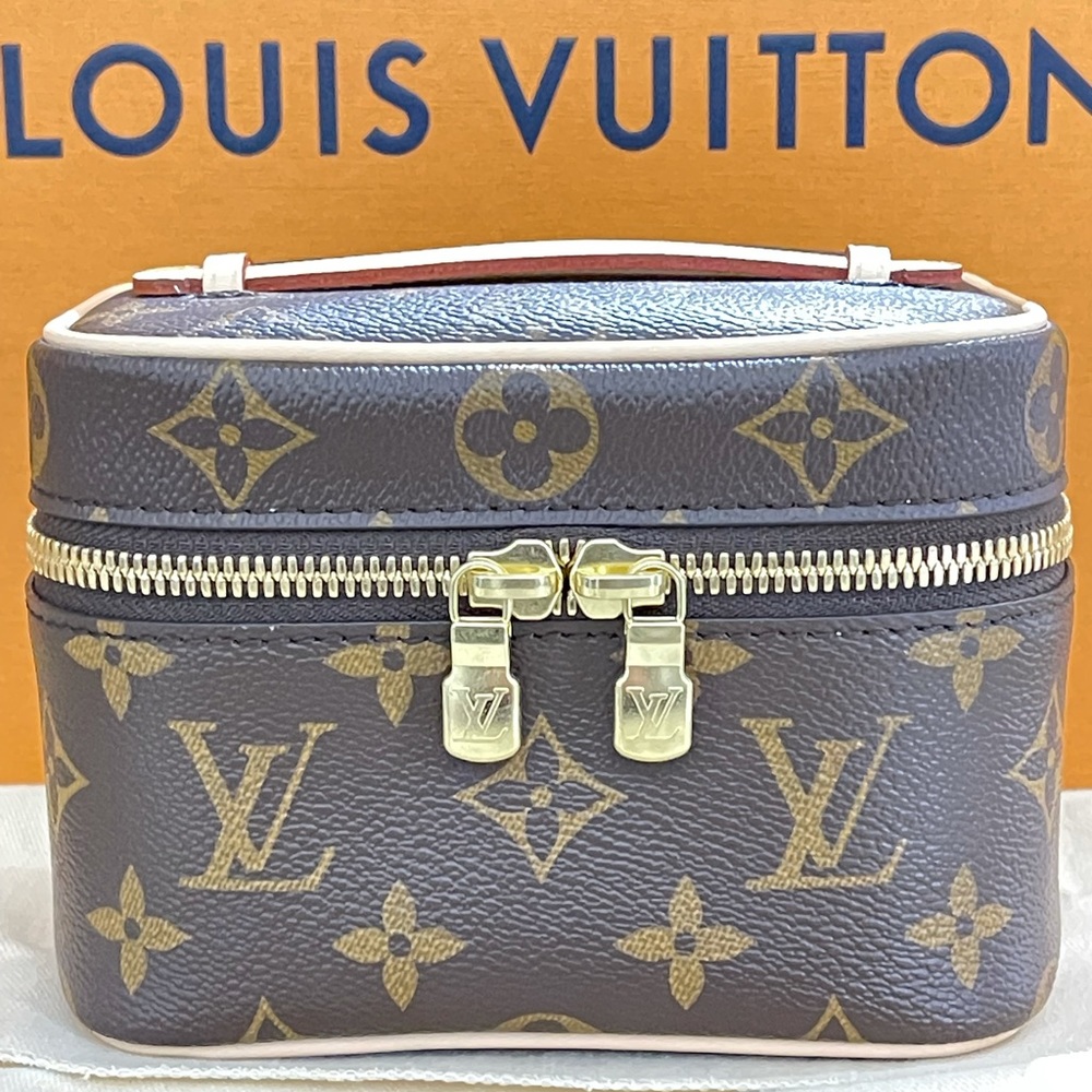 SOLD🧡🧡NICE NANO TOILETRY POUCH🧡🧡